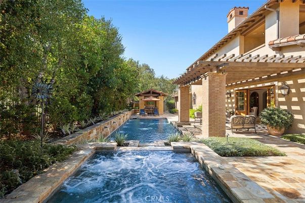 Exterior, Playground, Pool