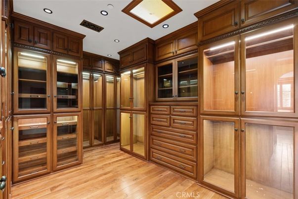 Interior, Recessed Lighting, Walk-in Closets, Wood Texture Flooring