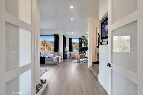Interior, Recessed Lighting, Wood Texture Flooring