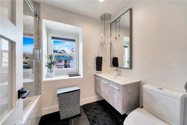 Bathroom, Interior, Pendant Lights