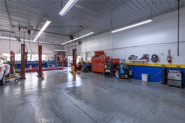 Garage, Interior