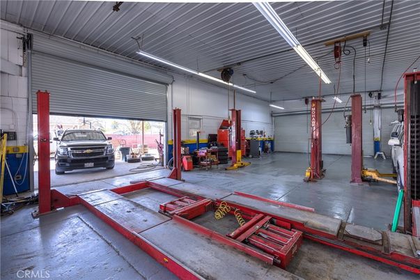Garage, Interior