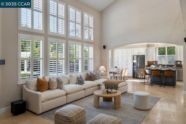 Dining room, Interior, Kitchen, Living room, Stainless Steel Appliances