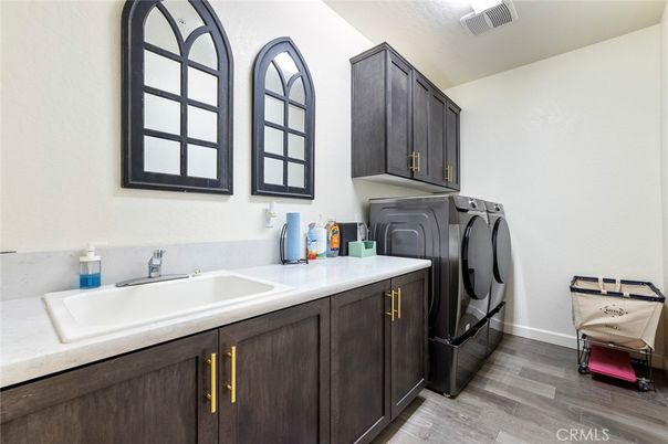 Interior, Washer, Wood Texture Flooring