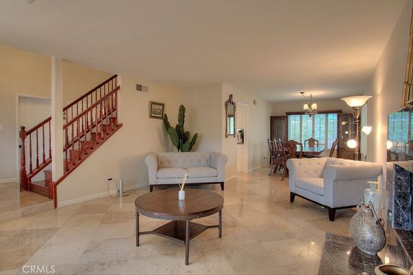 Chandelier, Dining room, Interior, Living room