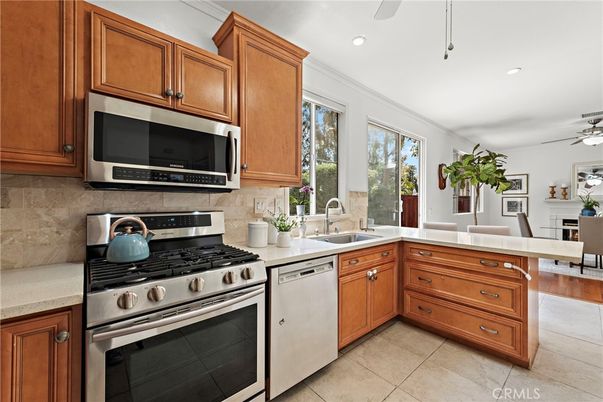 Dining room, Interior, Kitchen, Recessed Lighting, Stainless Steel Appliances