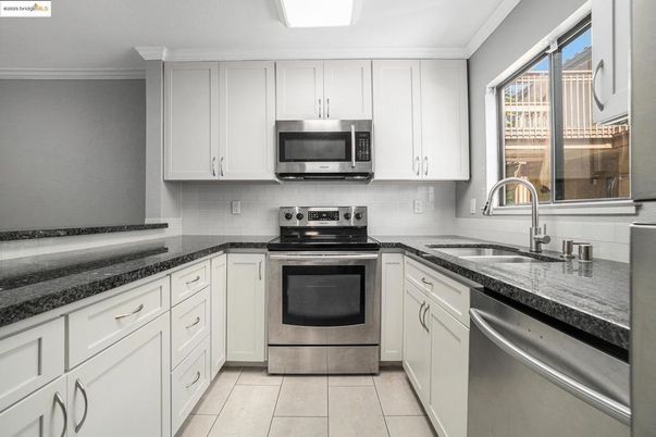 Interior, Kitchen, Stainless Steel Appliances