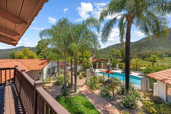 Exterior, Pool, Other