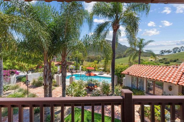 Exterior, Pool, Other