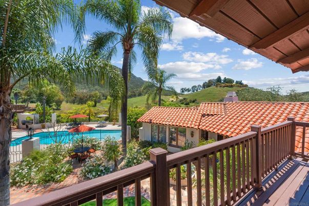 Exterior, Pool, Other