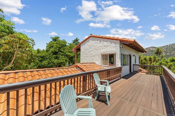 Exterior, Wood Texture Flooring