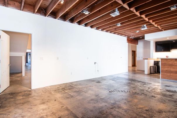 Empty room, Interior, Wooden Beams, Wooden Ceilings