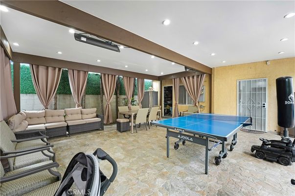 Game Room, Interior, Recessed Lighting