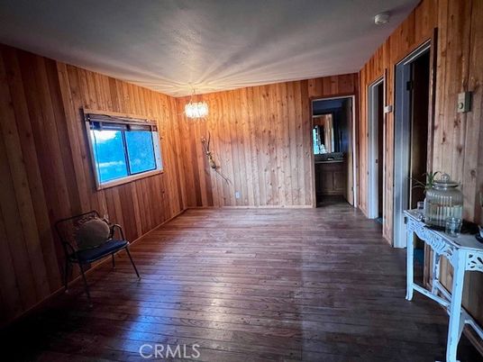 Empty room, Interior, Pendant Lights, Wood Texture Flooring, Wooden Walls