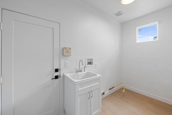 Bathroom, Interior, Recessed Lighting, Wood Texture Flooring