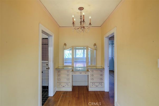 Chandelier, Interior, Wood Texture Flooring
