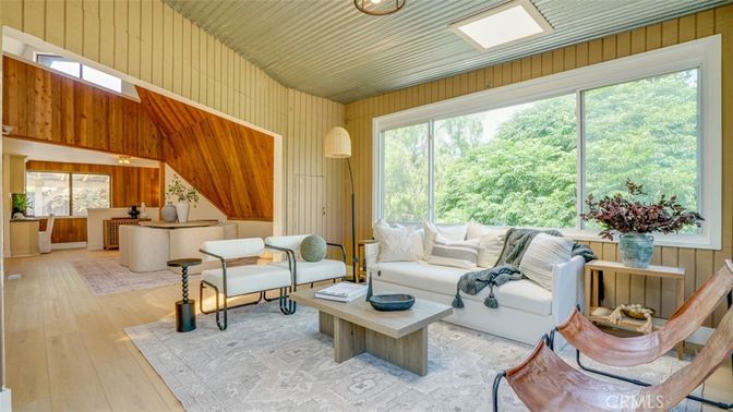 Interior, Living room, Pendant Lights, Wood Texture Flooring, Wooden Walls