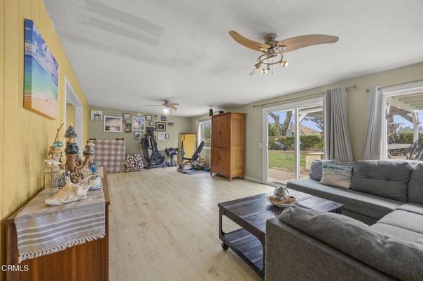 Fitness Equipment, Interior, Living room, Wood Texture Flooring