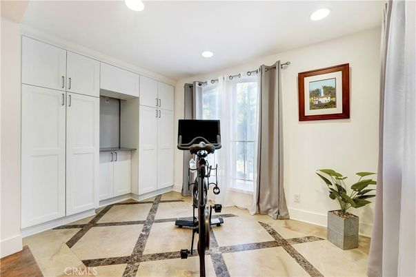 Fitness Equipment, Interior, Recessed Lighting