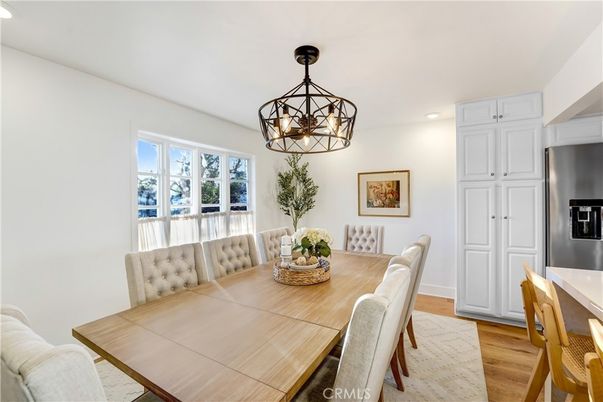 Chandelier, Dining room, Interior, Recessed Lighting, Wood Texture Flooring