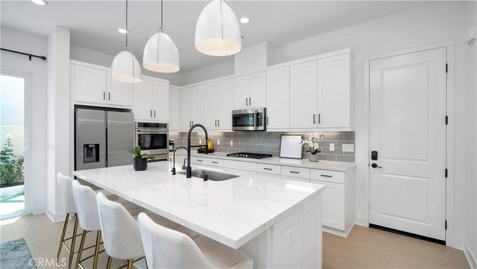 Interior, Kitchen, Pendant Lights, Recessed Lighting, Stainless Steel Appliances