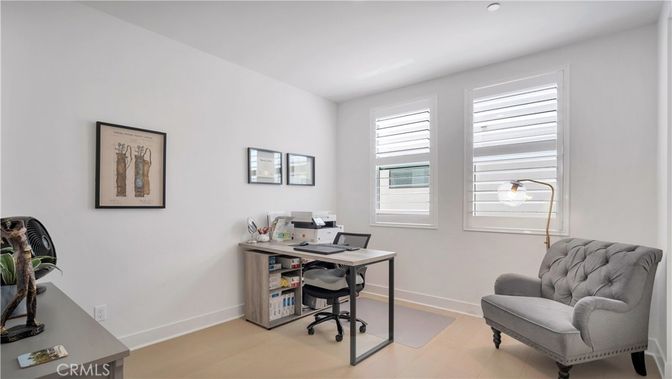 Home Office, Interior