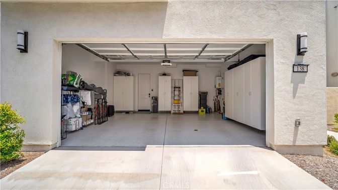 Exterior, Garage