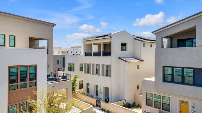 Exterior, Facade, Solar Panels, Modern