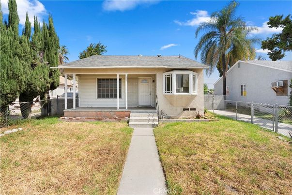 Backyard, Exterior, Facade, Ranch