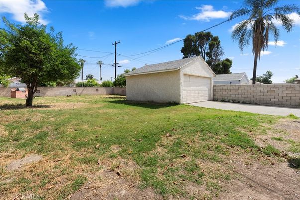 Backyard, Detached Garage, Exterior