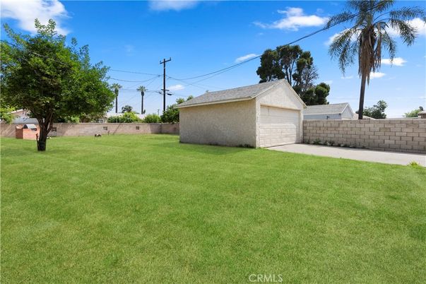 Backyard, Detached Garage, Exterior