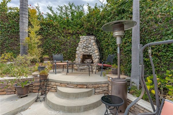 Exterior, Fireplace