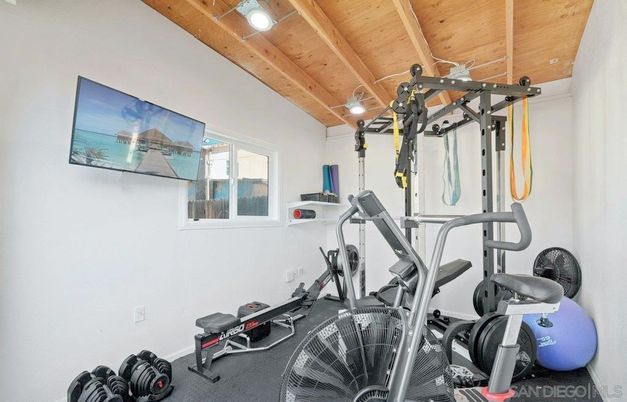 Fitness Equipment, Interior, Wooden Beams, Wooden Ceilings
