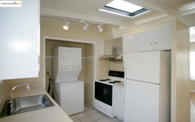 Interior, Kitchen, Utility Closets, Washer