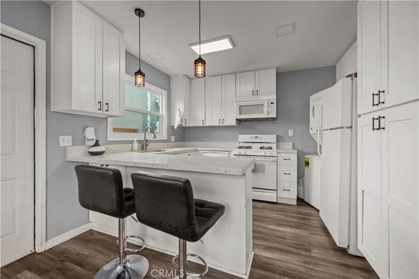Interior, Kitchen, Pendant Lights, Wood Texture Flooring
