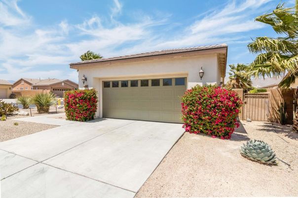 Detached Garage, Exterior