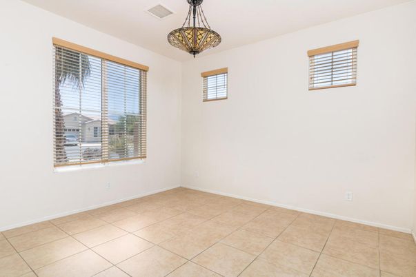 Empty room, Interior, Pendant Lights