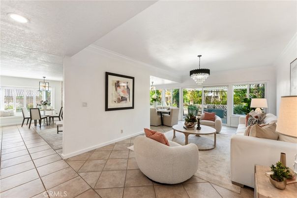 Chandelier, Dining room, Interior, Living room, Recessed Lighting
