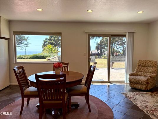 Dining room, Interior, Recessed Lighting