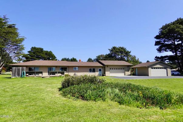 Backyard, Detached Garage, Exterior