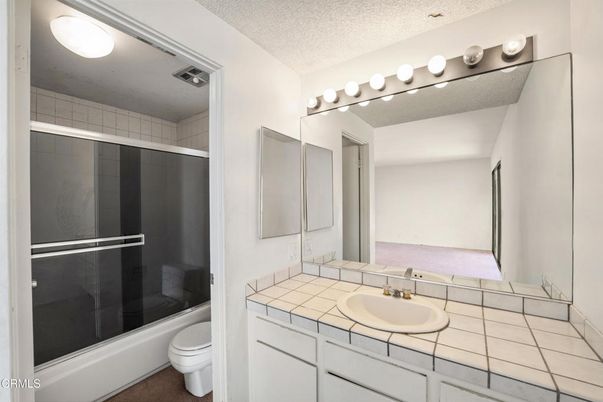 Bathroom, Interior, Tile Countertops