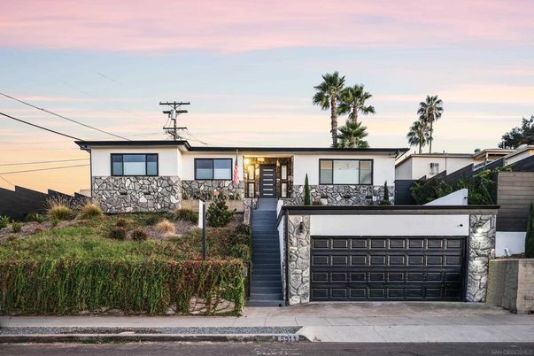 Attached, Exterior, Facade, Modern