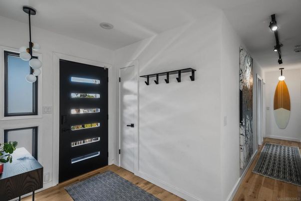 Interior, Pendant Lights, Wood Texture Flooring