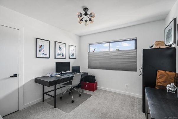 Home Office, Interior