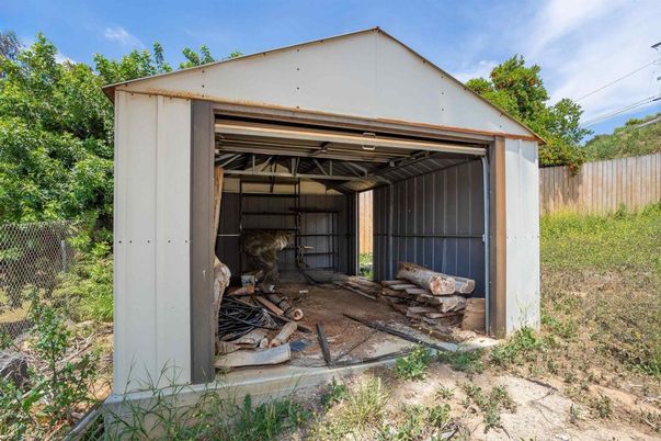 Detached Garage, Exterior