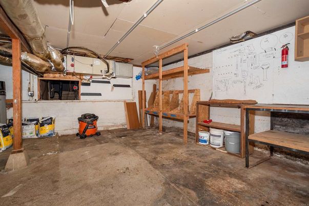 Garage, Interior