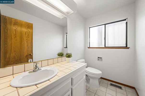 Bathroom, Interior, Tile Countertops