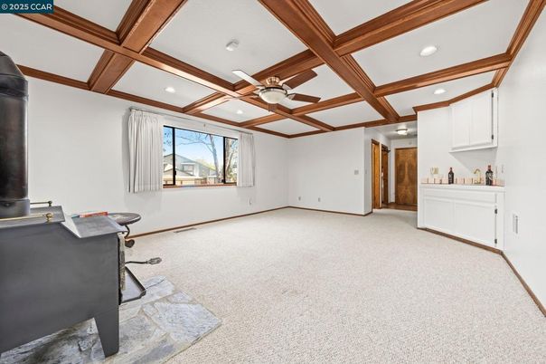 Empty room, Interior, Recessed Lighting, Wooden Beams