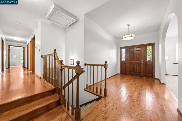 Interior, Pendant Lights, Wood Texture Flooring