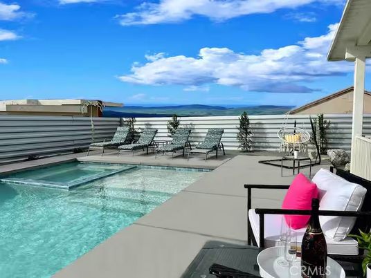 Exterior, Pool, Water